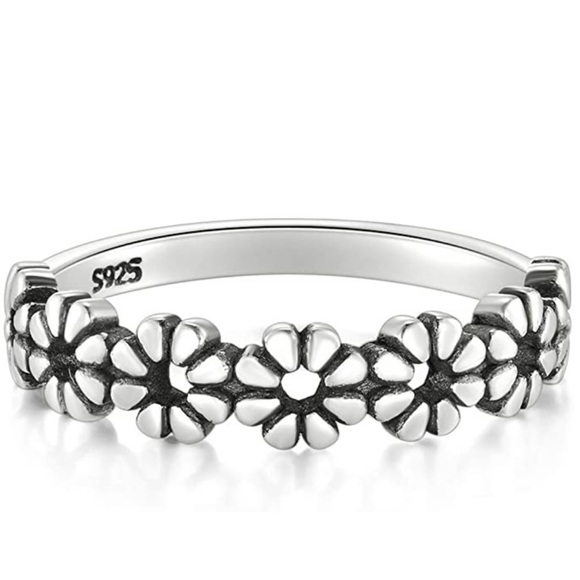 925 Sterling Silver Daisy Flower Ring - Picture 1 of 8